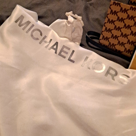 Purse - Picture 3 of 5